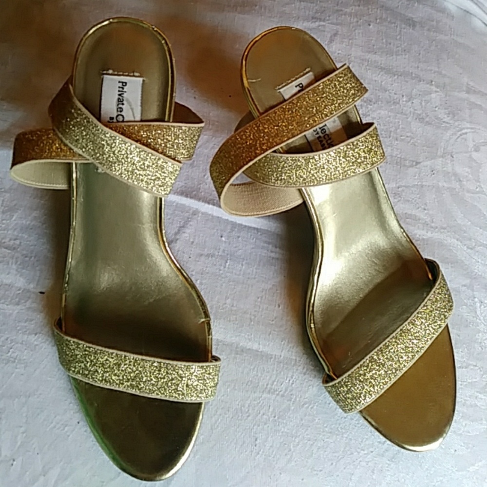 Private Collection by Durables gold shoes-sz 9B